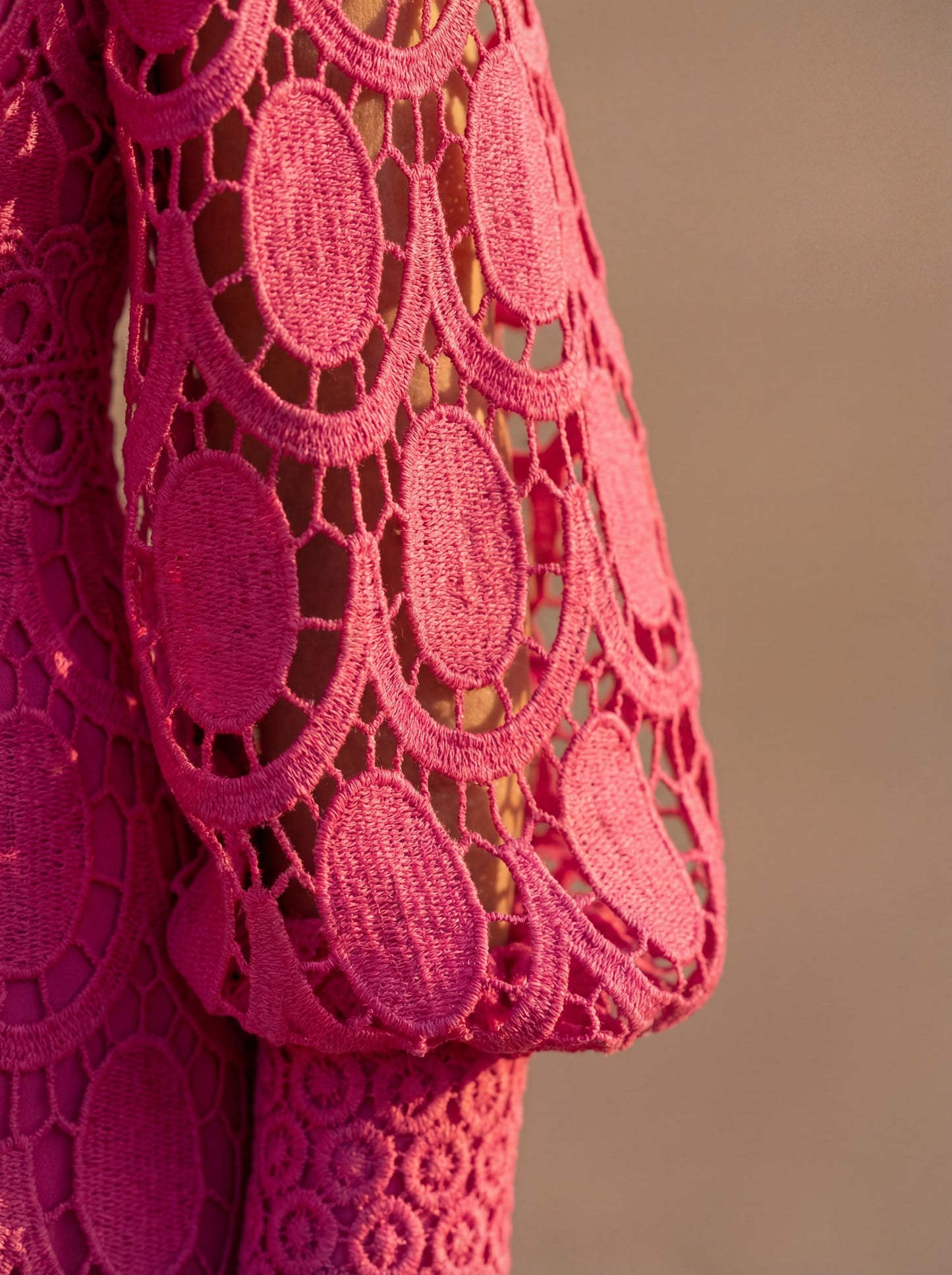 Camila | Vestido Midi de Encaje Exclusivo