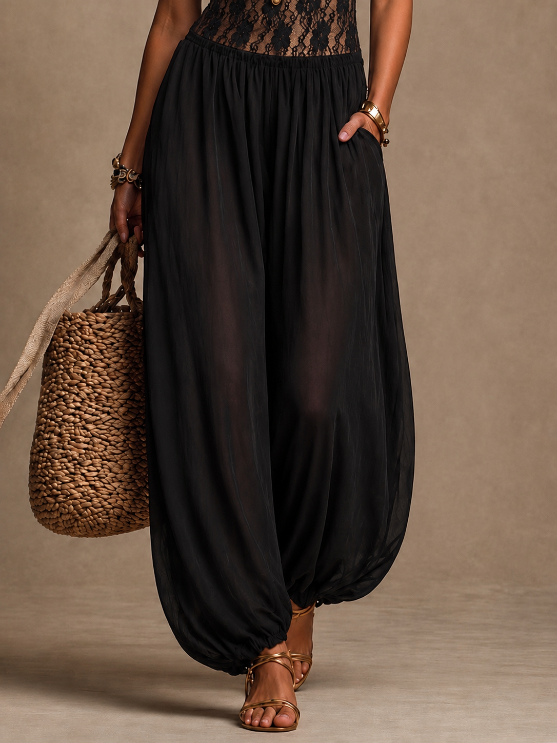 Laia | Mono halter con encaje fluido